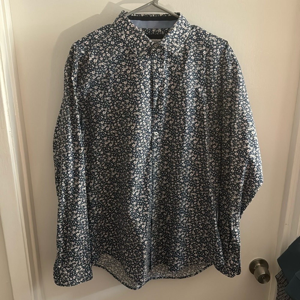 Zara - Men’s XL - Floral Print - Slim Fit Button Down